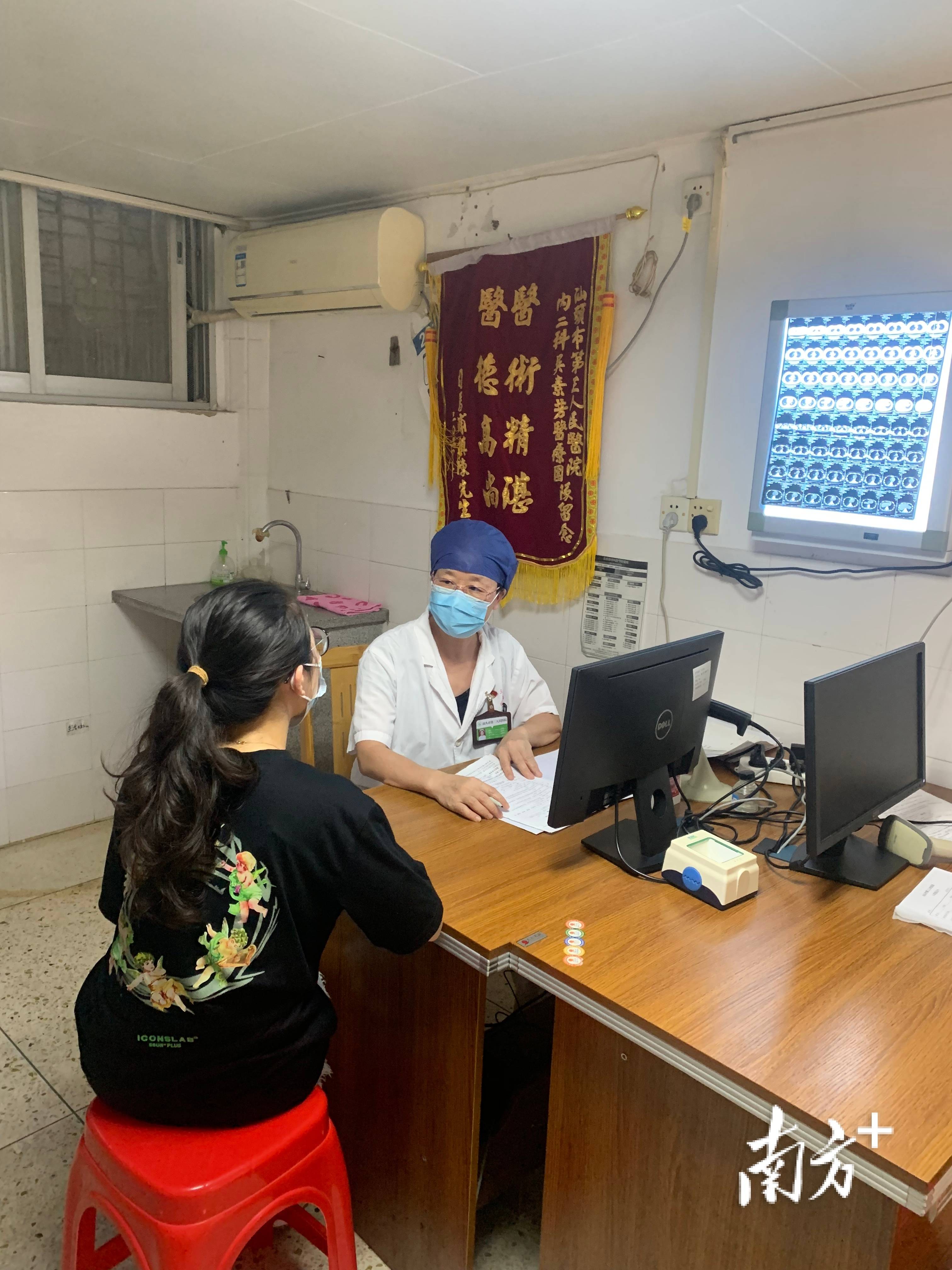 致敬白衣卫士 | 吴素芳:兢兢业业,躬身结核病防治临床一线_汕头_患者_彭深