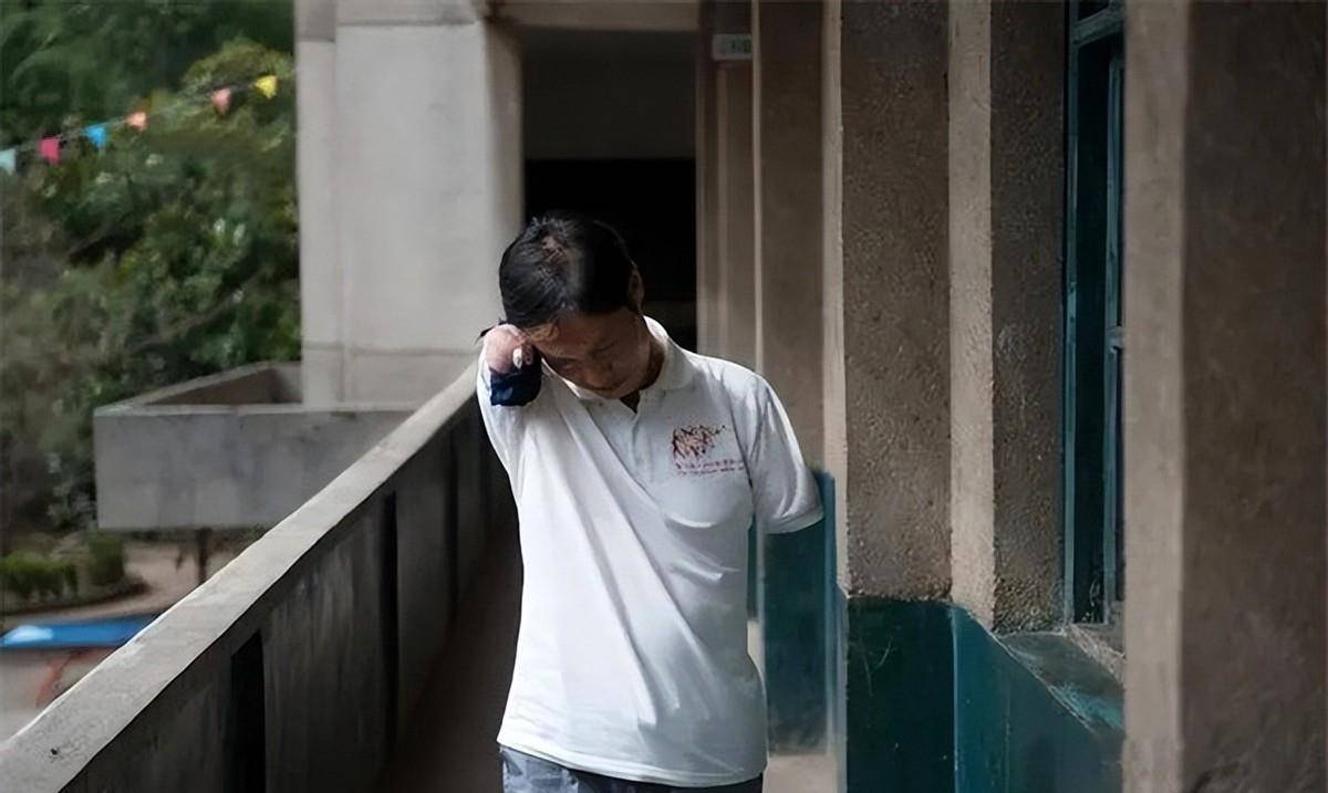 乡村无臂老师江声发:代课18年无法转正,肢体残疾不应该是障碍_生活