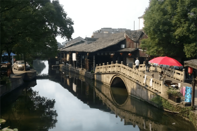 水乡风情，水上婚礼！浙江这一古镇，以小桥闻名，更是四大名镇！