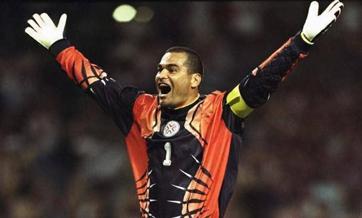 体重近200斤脾气火爆,曾冲卡洛斯脸吐痰_奇拉维特_巴拉圭_世界