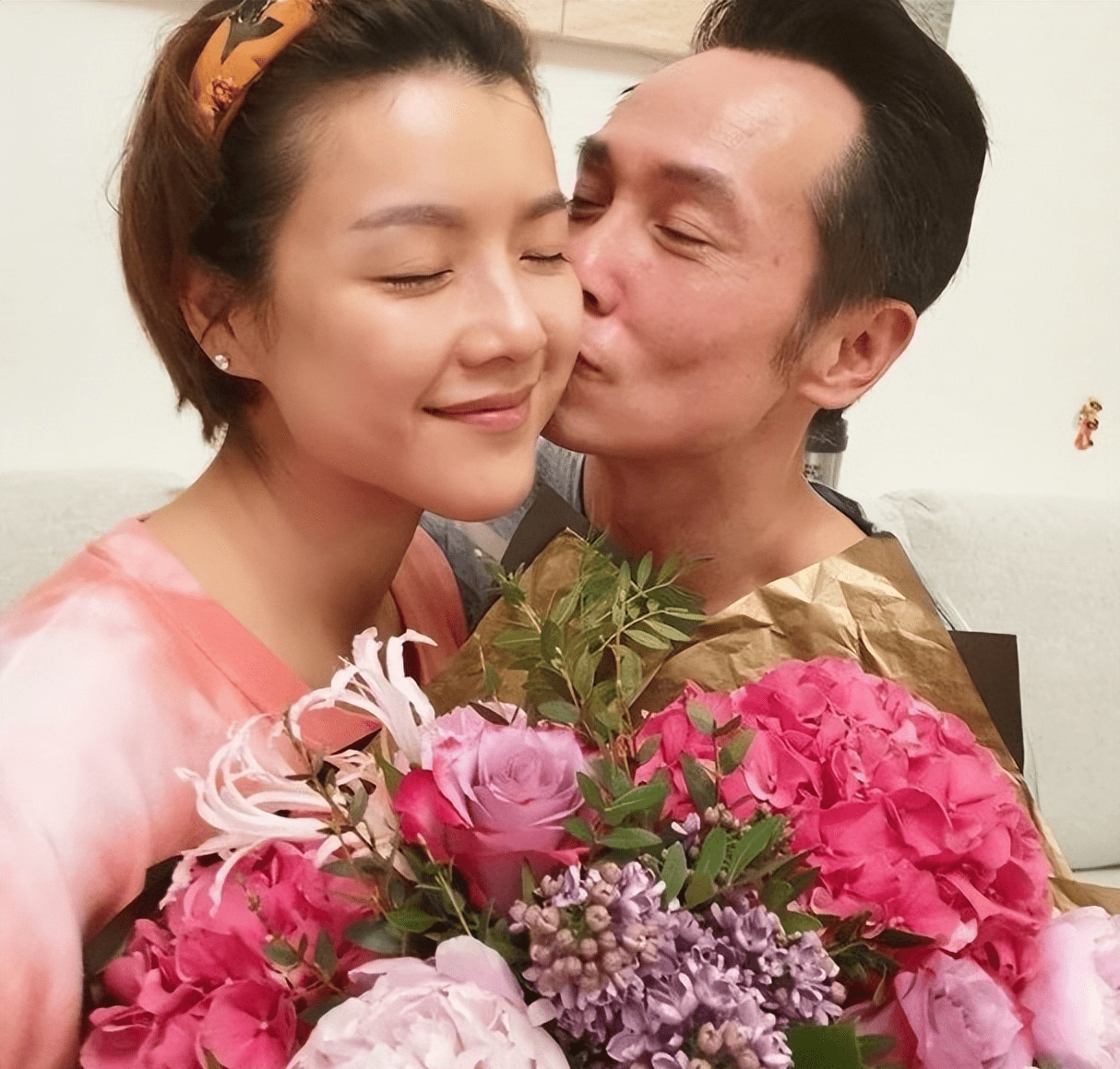 幸福！TVB视帝陈豪和港姐冠军陈茵结婚9年仍甜蜜,称对方是自己的天使