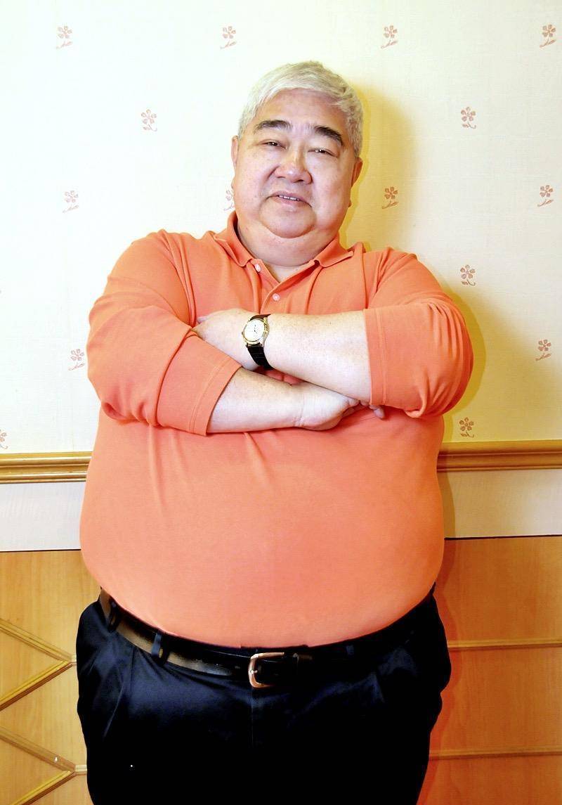 70岁食神梁文韬久违亮相,因弟弟猝死反思减掉130磅,获蔡澜大赞_饮食