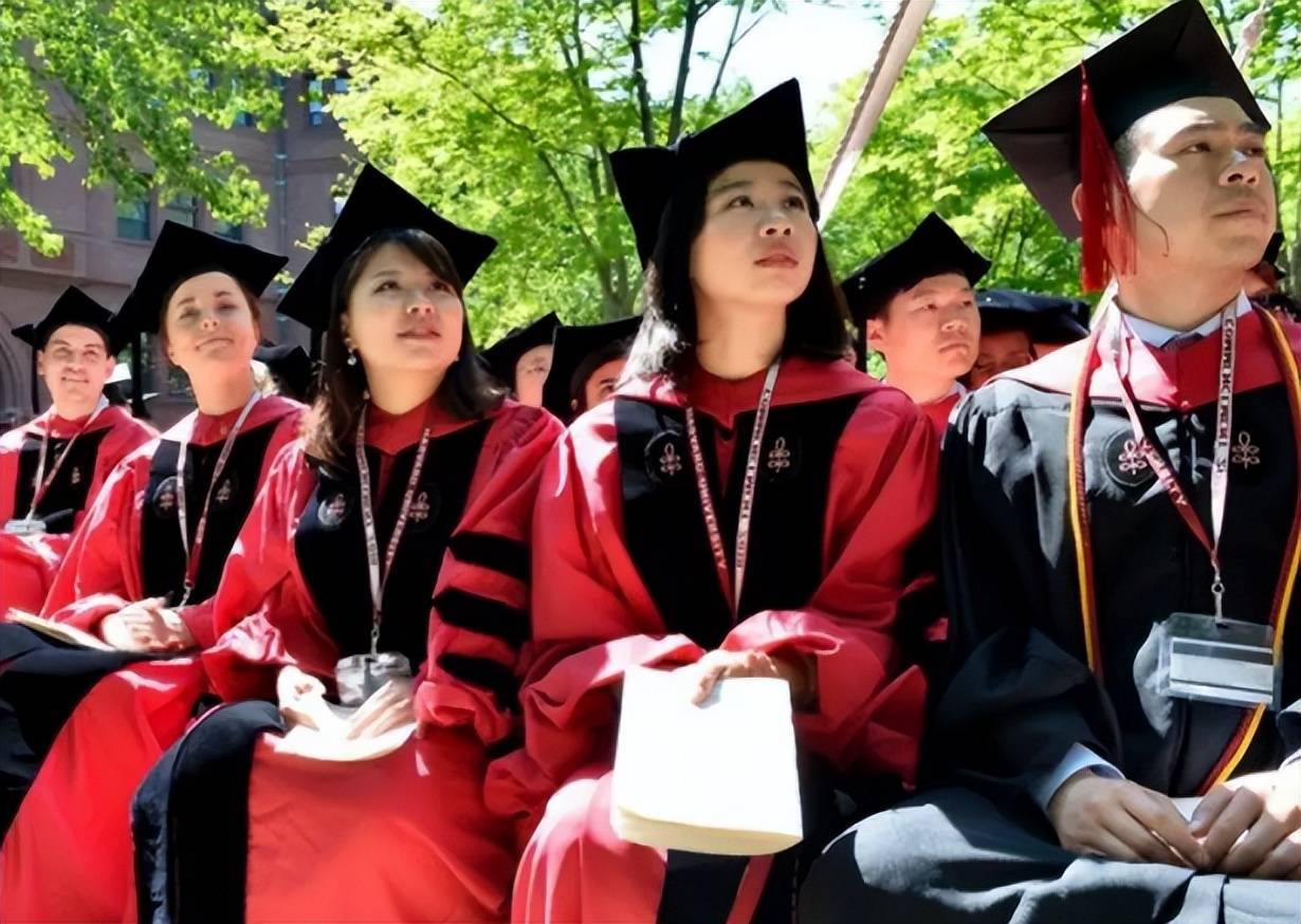 赴美留学机场略显冷清,我国留学生人数有所下降,美国高校有点慌_中国