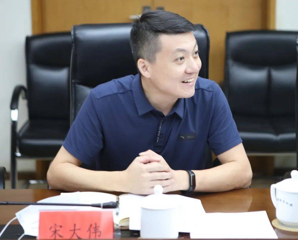 民革党员刘俊卿,李尧,李鸿飞,尚进,金星,赵理明参加会议,并与提案承办