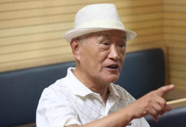 放弃高薪成"鬼子专业户",父亲竟是牛犇_王侃_日语_儿子