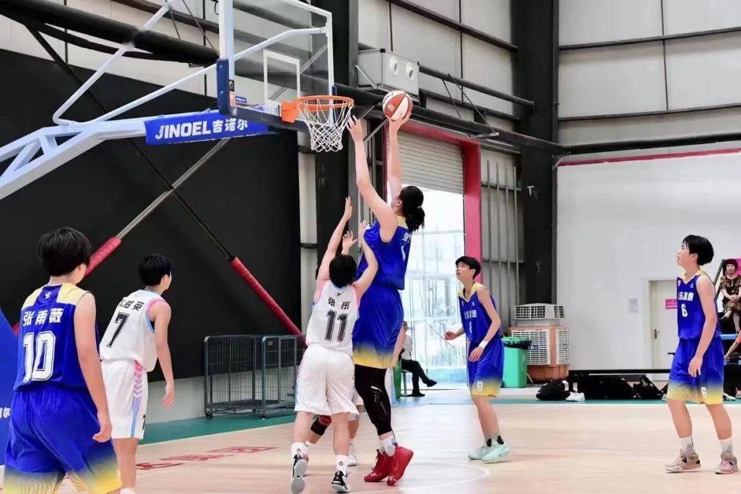23米的"女版姚明"要上高中了 张子宇:小荷已露尖尖角_栾明杰_训练