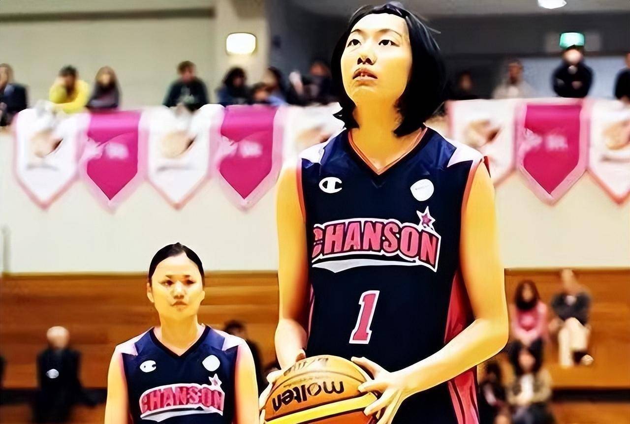 李明阳的篮球天赋很高,在球场上是非常瞩目的存在,她也因此成为了中国