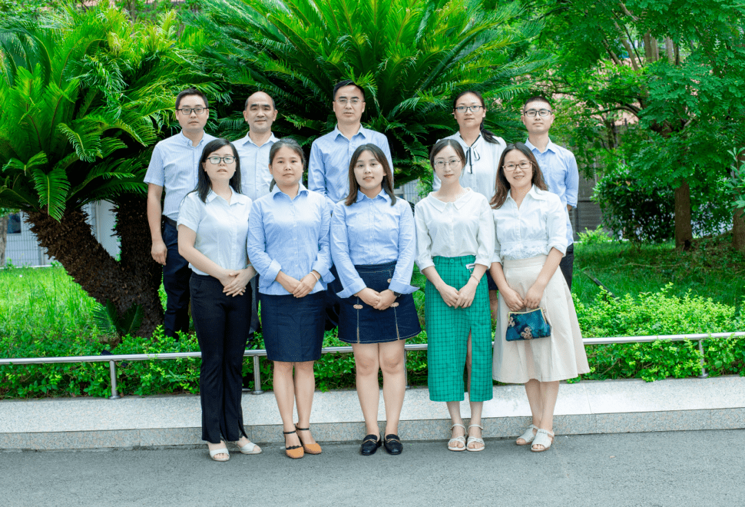 万源中学高2025届优秀教师团队风采(一)_教学_教育_论文