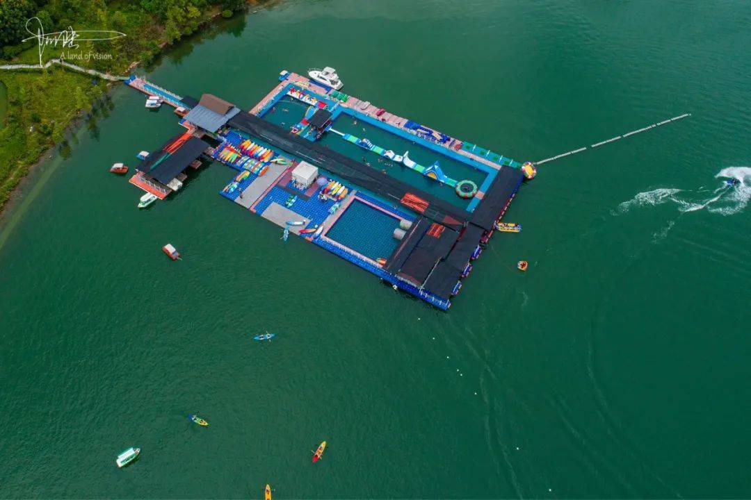 千岛湖景区的水上娱乐项目很多,皮划艇在这几年最受欢迎_因为_桨板
