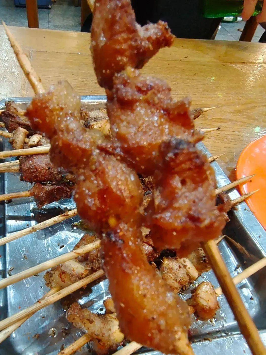 撸串必看,北京寄生型"街摊碳烤五老"丨寻味