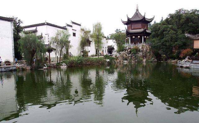 中国唯一穿汉服才能进的园林，游客打招呼以古语相称，完全穿越了