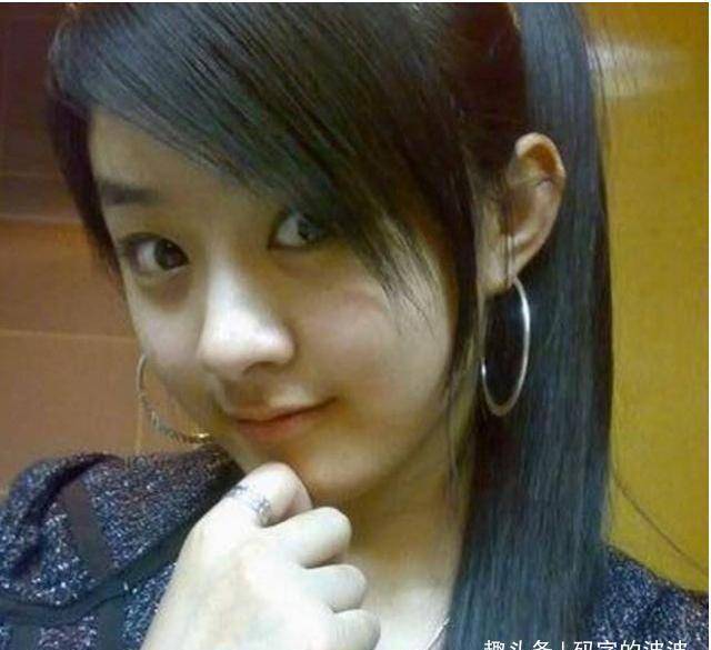 赵丽颖早年照片曝光,没藏住真实颜值,网友:太真实了_圆脸_女明星_漂亮