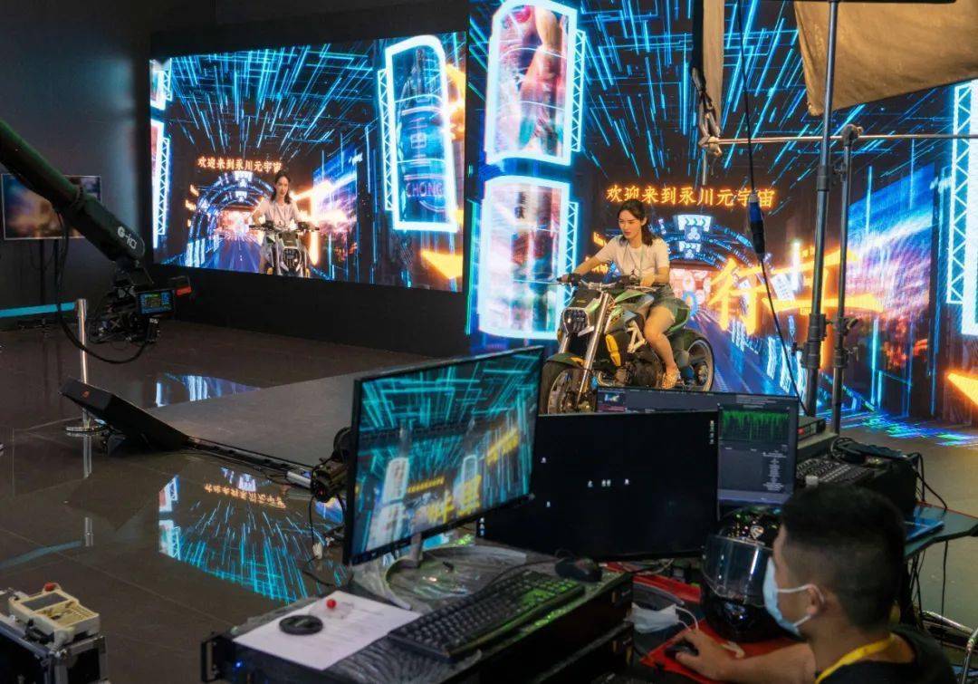 黑科技魔镜 观众争相打卡文博会浙江展区体验黑科技应用 这些“魔镜”,十分“魔性”