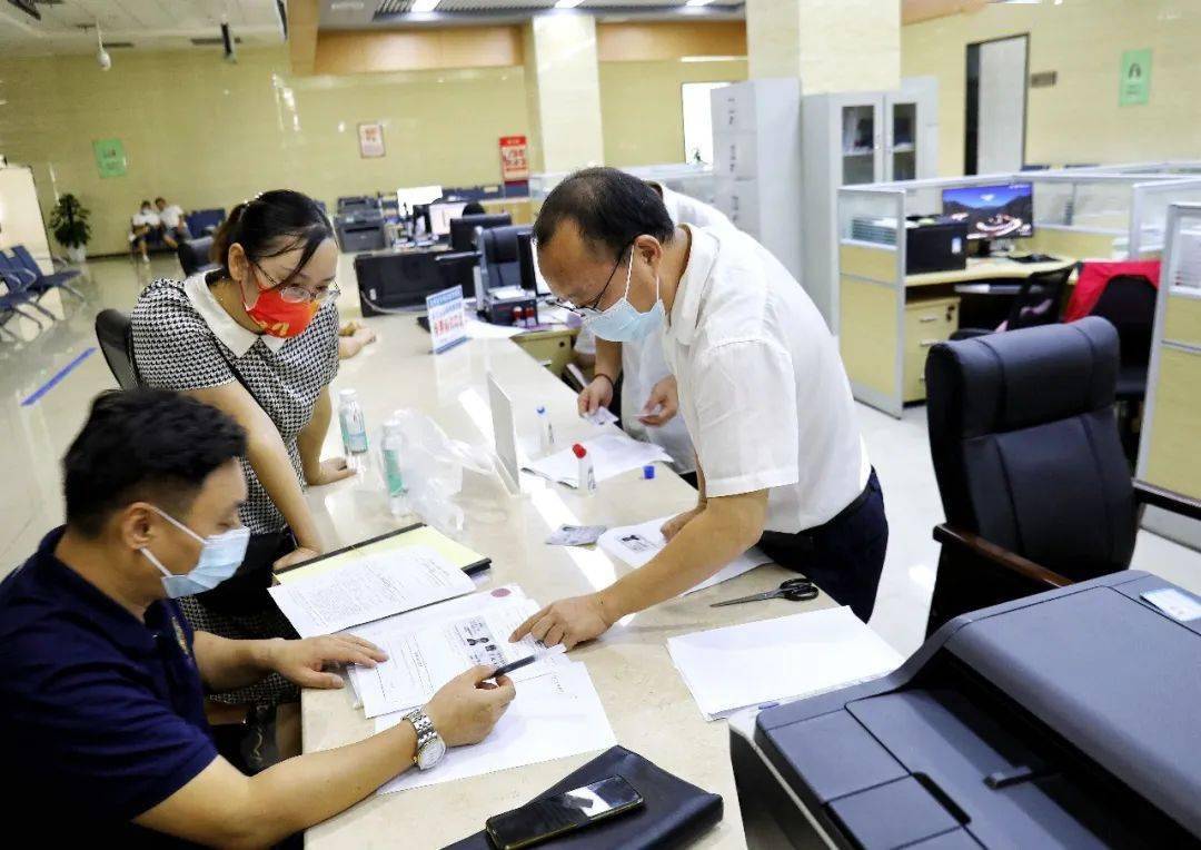 8月23日上午10时许,港资企业金之鼎智能科技有限公司经理张勇波来到