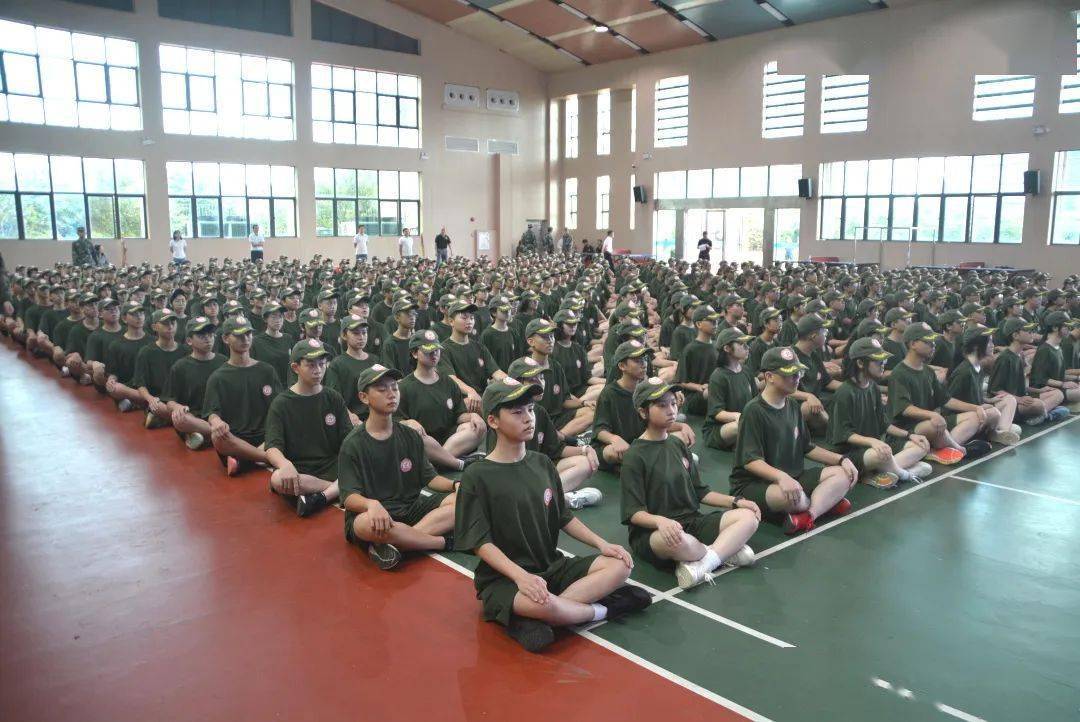 【莞美学校|高中部】 穿风越雨劳筋骨,踔厉奋发少年志_军训_人生_青春