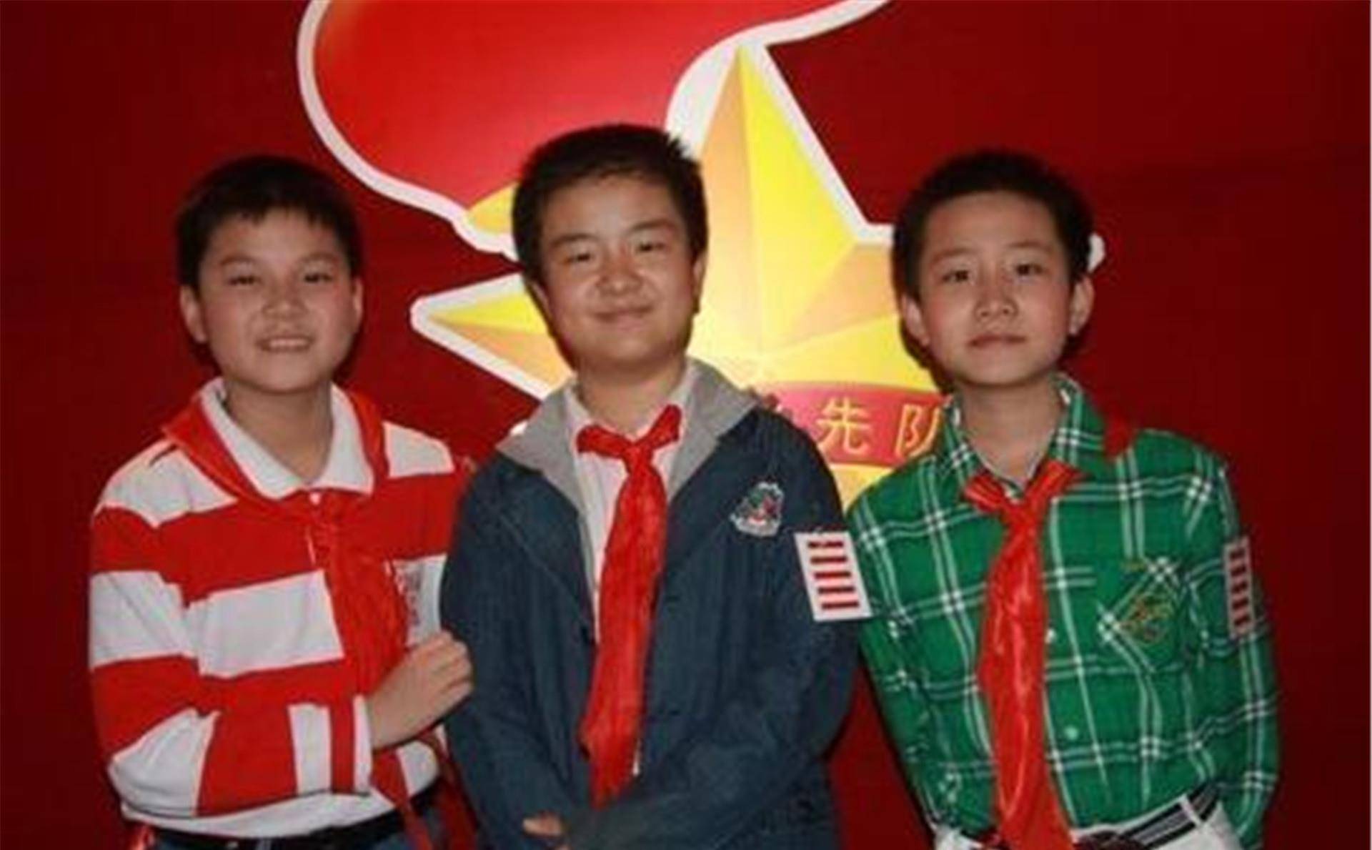 昔日的"五道杠少年"和"不屑弟"过得怎样?