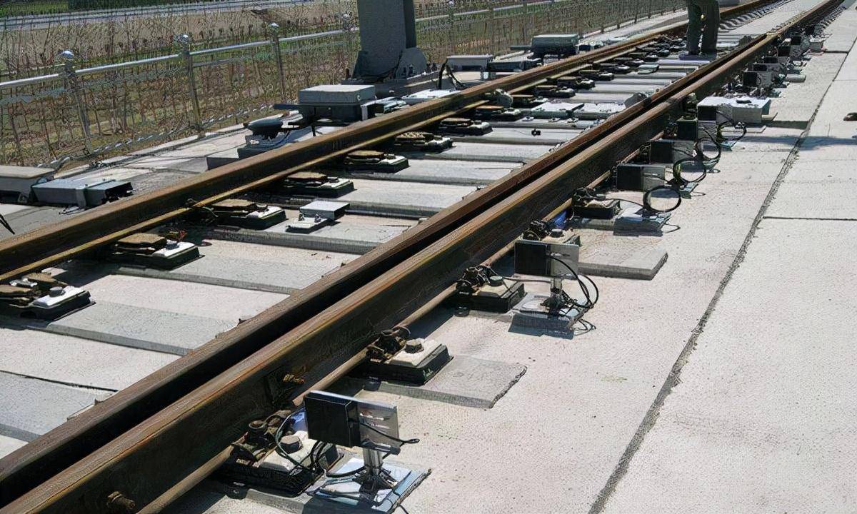 高铁废弃掉的钢轨,最后是怎么处理的?不能回收再利用吗?