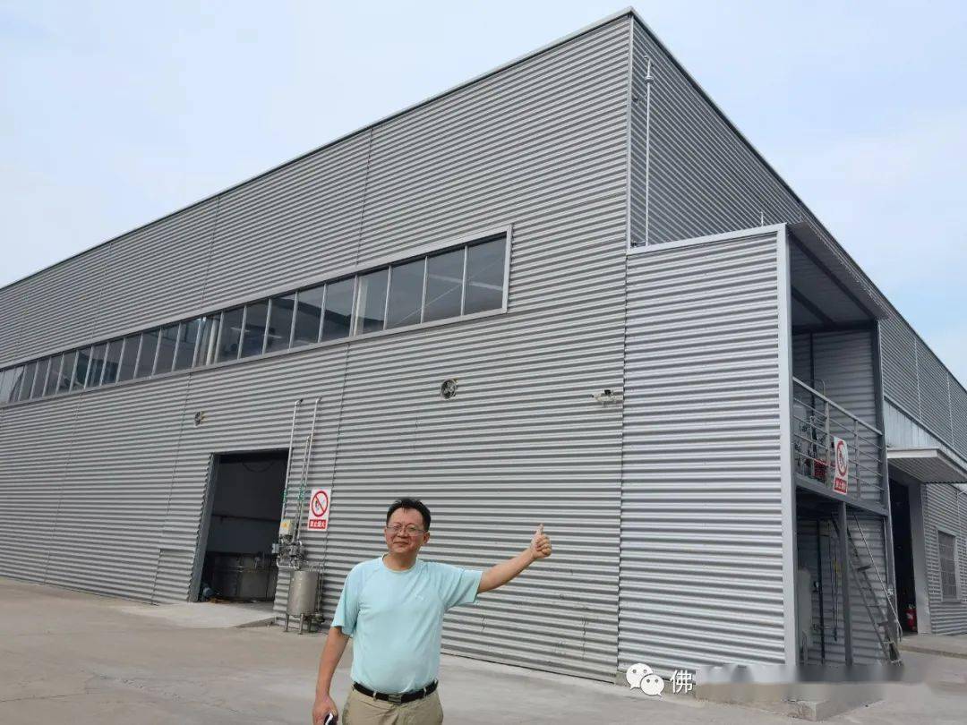 此外,埭头镇工业集中区的厂房已经选择安装不锈钢屋顶,宁德时代诸多新