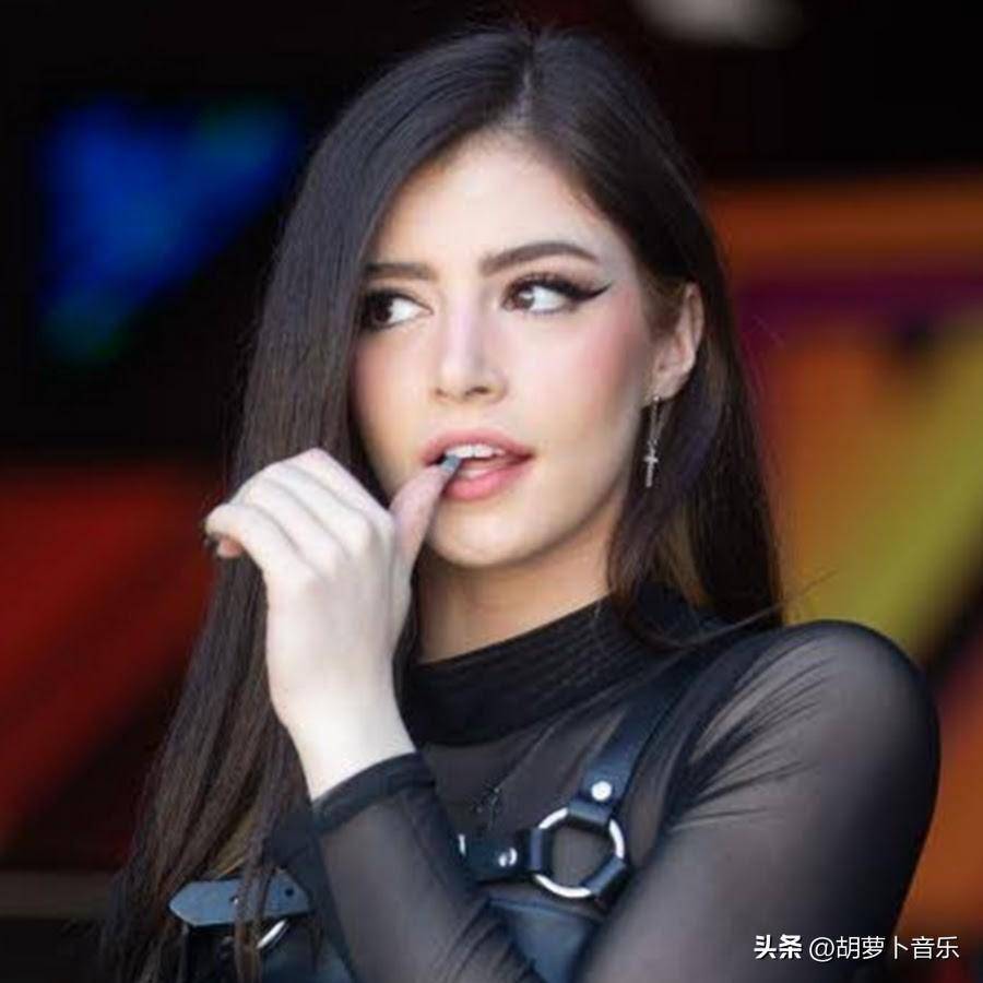 今天(8.23)是克丽希克斯丹萨的27岁生日.返回搜狐,查看更多