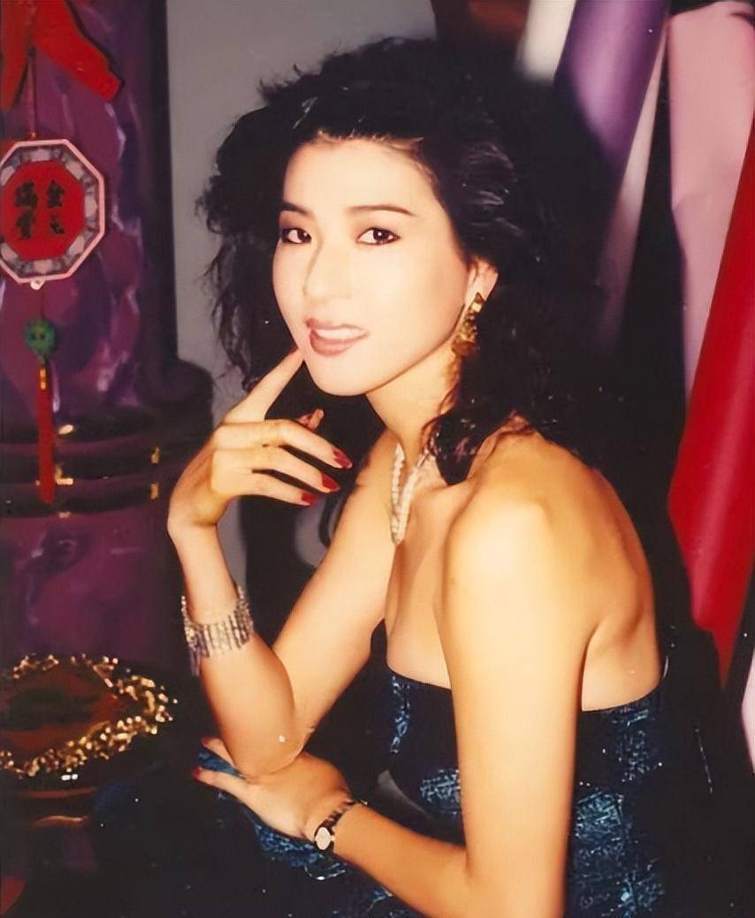 这6位亚姐拍三级,揭丑闻,争名夺利好热闹_黎燕珊_邱月清_翁虹