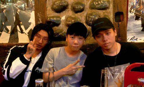 法老与海尔兄弟发生摩擦时,面对当红rapper海尔兄弟的嘲讽攻击,buzzy