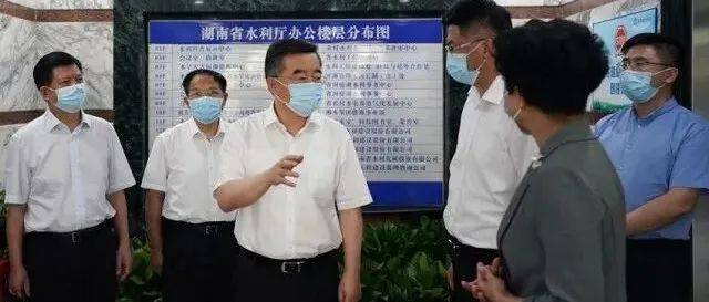 张庆伟:尽最大努力把旱情影响降到最低 坚决守护人民群众生命财产安全_抗旱_工作时_救灾