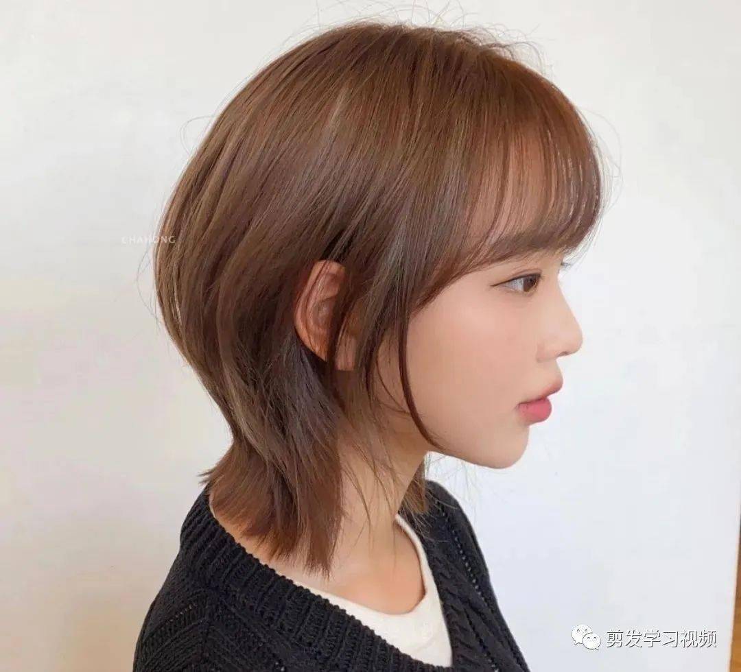 日系女生燕尾发型图片