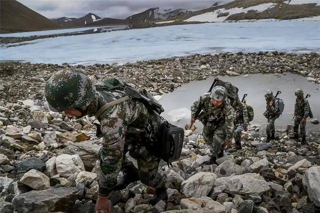 祁發寶團長身邊的翻譯,已提幹進入軍校:當時職責所在