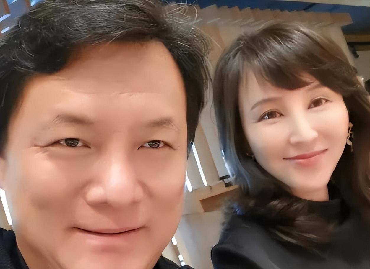 那就是岳丽娜怀孕了,要知道,岳丽娜跟郭靖宇结婚之后就一直想要个孩子