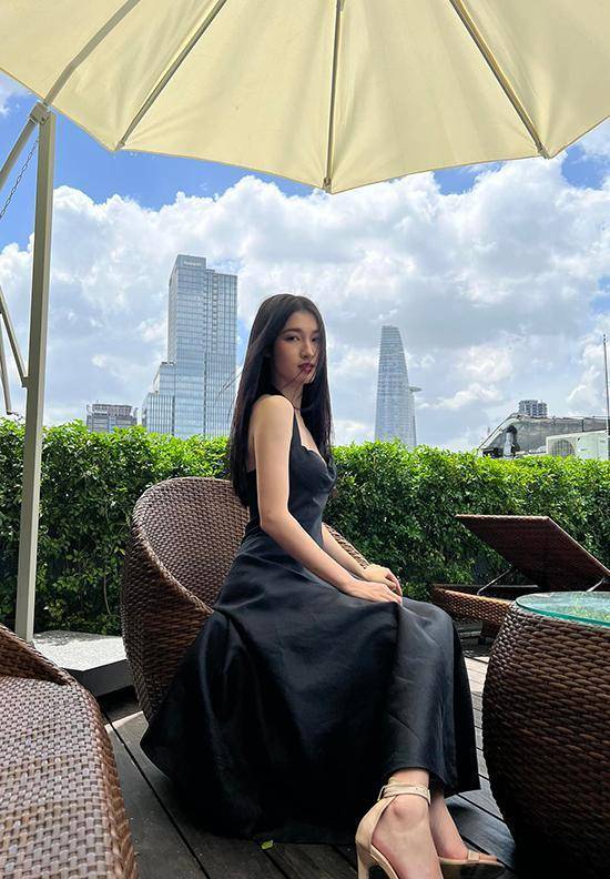 世界小姐越南亚军,腰围最小,皮肤最美,是一位温柔的亚洲式美女_phuong