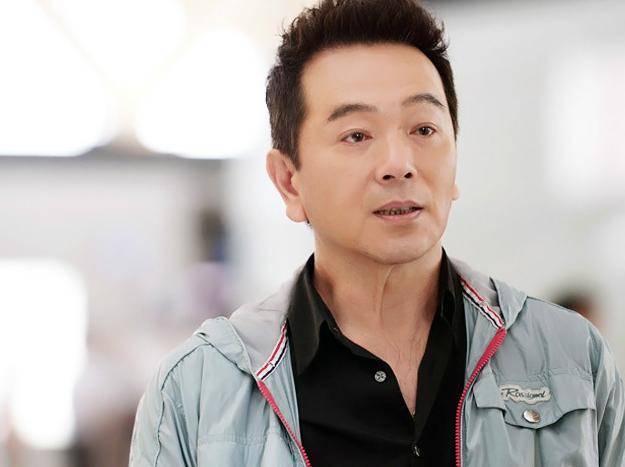 张晨光出道37年为何至今没有绯闻,看到他妻子的照片,真相大白_时间