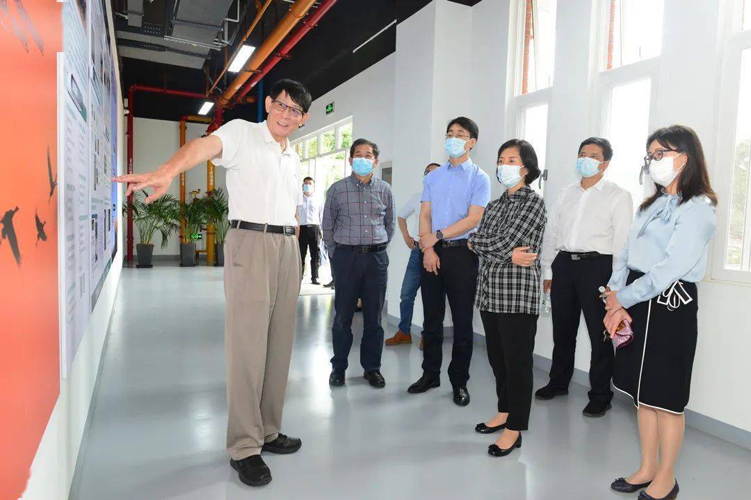 杨宁一行到高校看望慰问院士专家_云南_教育工委_建设