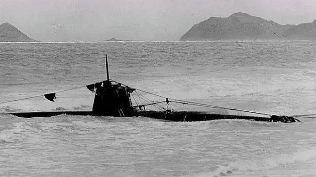 长得很像火车头的坦克,二战日本生产特三内火艇,被当成潜艇使用_二式