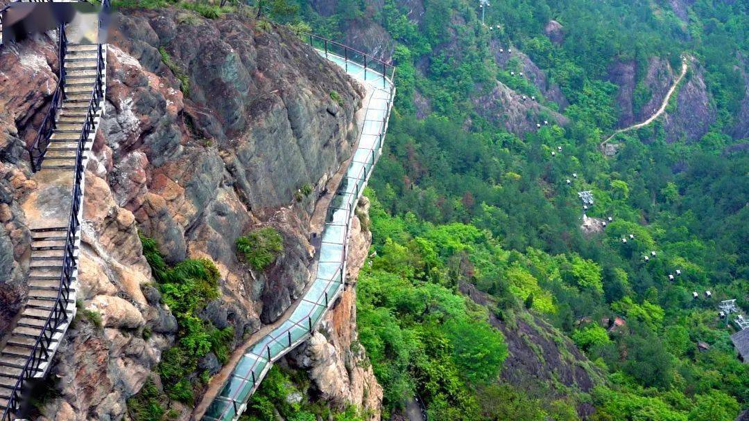 懸崖玻璃棧道