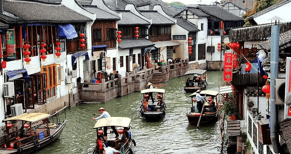 上海的“聪明”古镇，火爆时取消门票，商家赚得盆满钵满