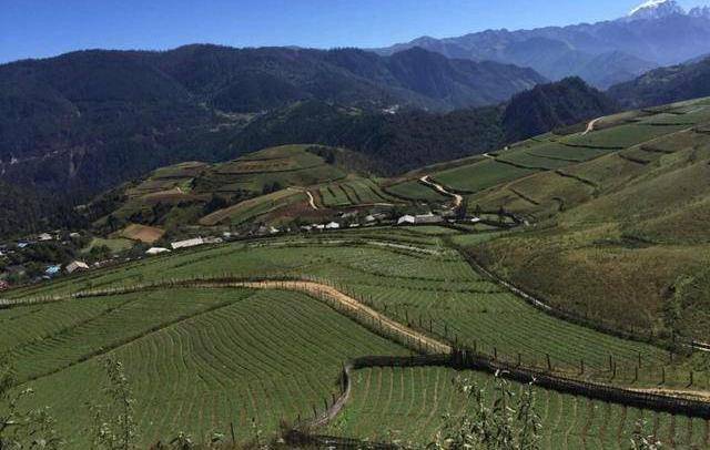 藏在云南秘境的村庄，拥有最原始自然美景，被誉为\