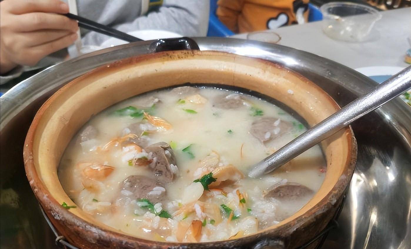 就想吃点稀饭,让他们自己做主,崔静瑶赶紧安排了一顿砂锅粥