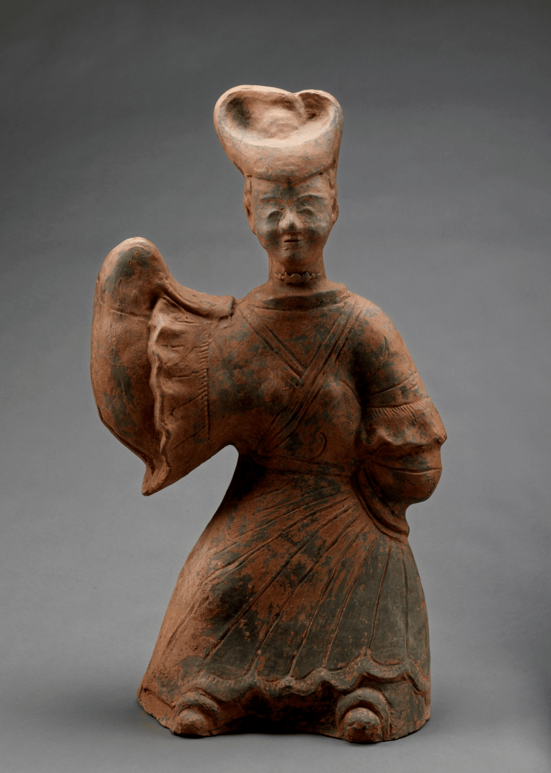 乐博·珍品秀丨东汉崖墓乐舞百戏俑——抚琴俑_乐山市_双手_右衽