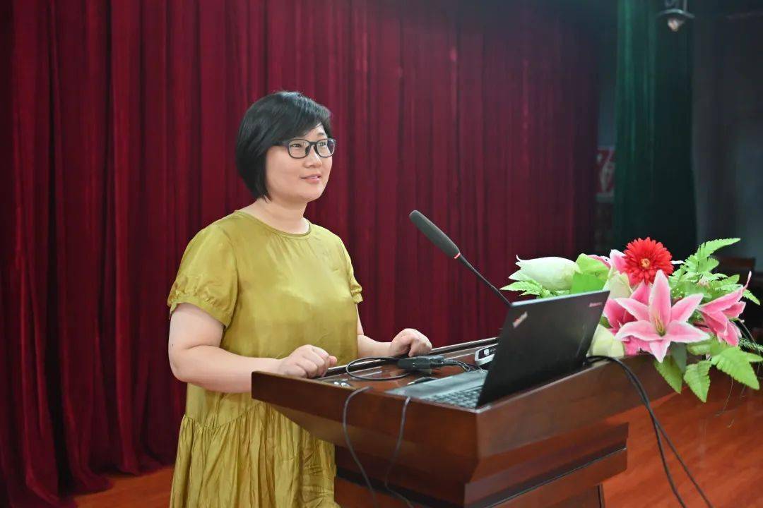 04王圆圆老师展示的是《认识百分数》这个课例.