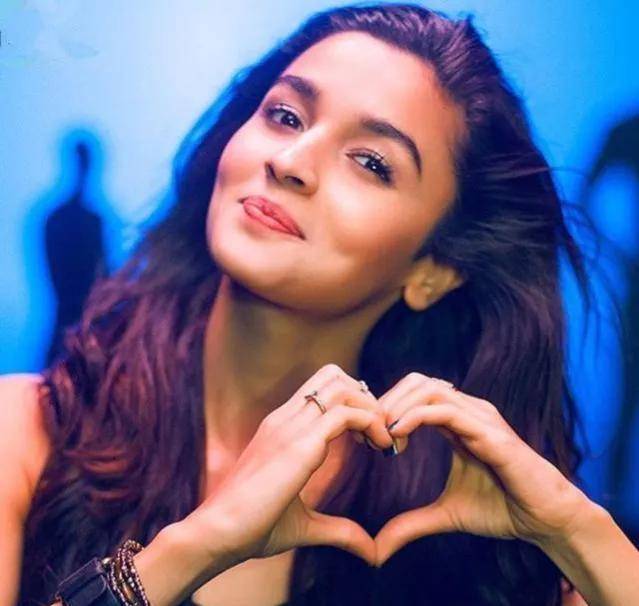 寶萊塢女星alia bhatt(阿莉雅·布哈特)異域風情,展現別樣魅力_mahesh