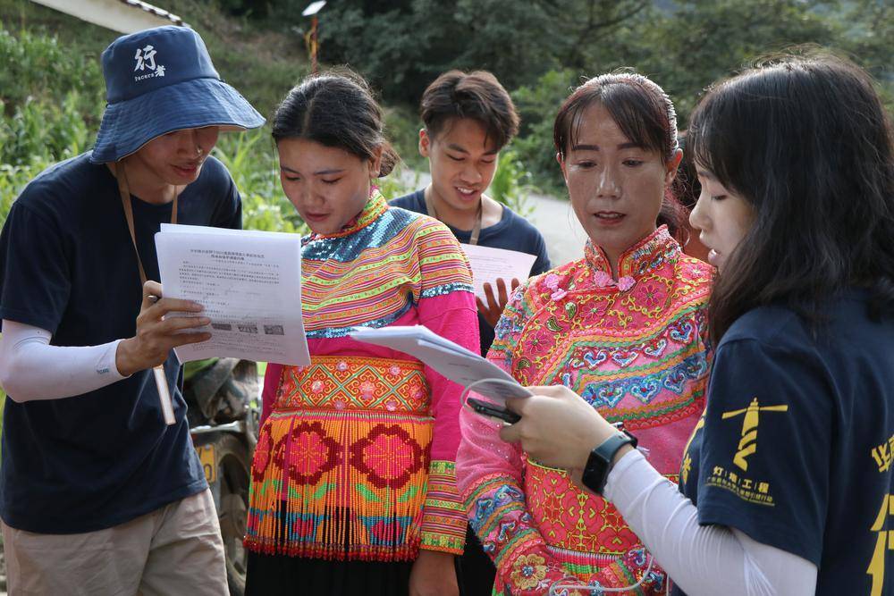 二课堂训练营开拓者队在梅州市五华县为留守儿童举办"乡村夏令营"行者