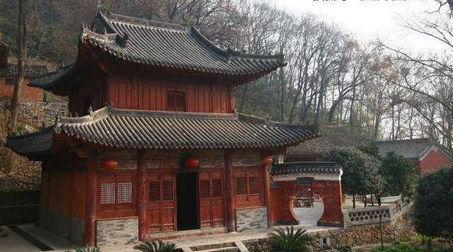 京城最佛系寺庙，五百年不对外开放，僧人却不愁吃喝