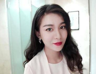 非诚勿扰"无臂美女",台上牵手帅气小伙,下台被甩,现状如何_雷庆瑶