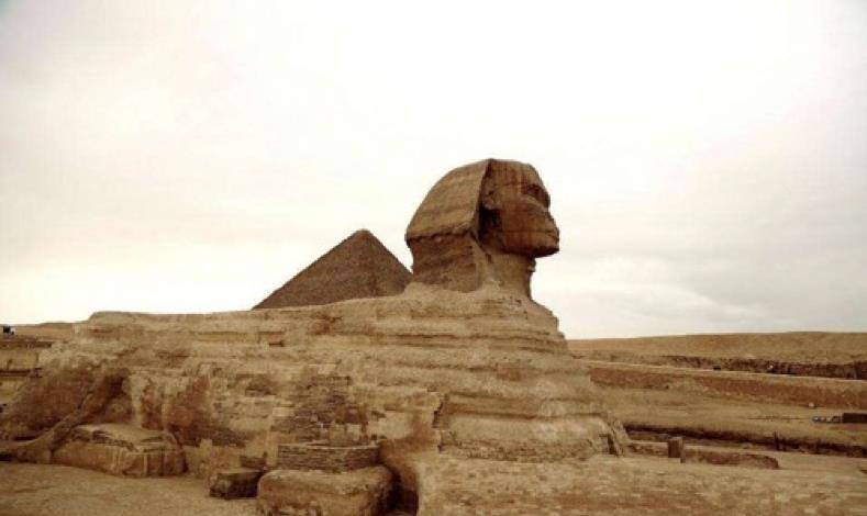 4大上古遗迹“金字塔”，到底何人建造？云南抚仙湖，也有遗迹！