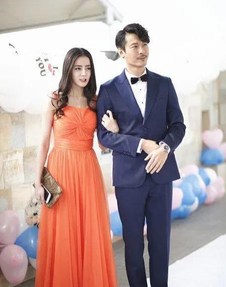 联盟》010--30000中扮演司马孚,在《虎啸龙吟》《将夜》中扮演叶青