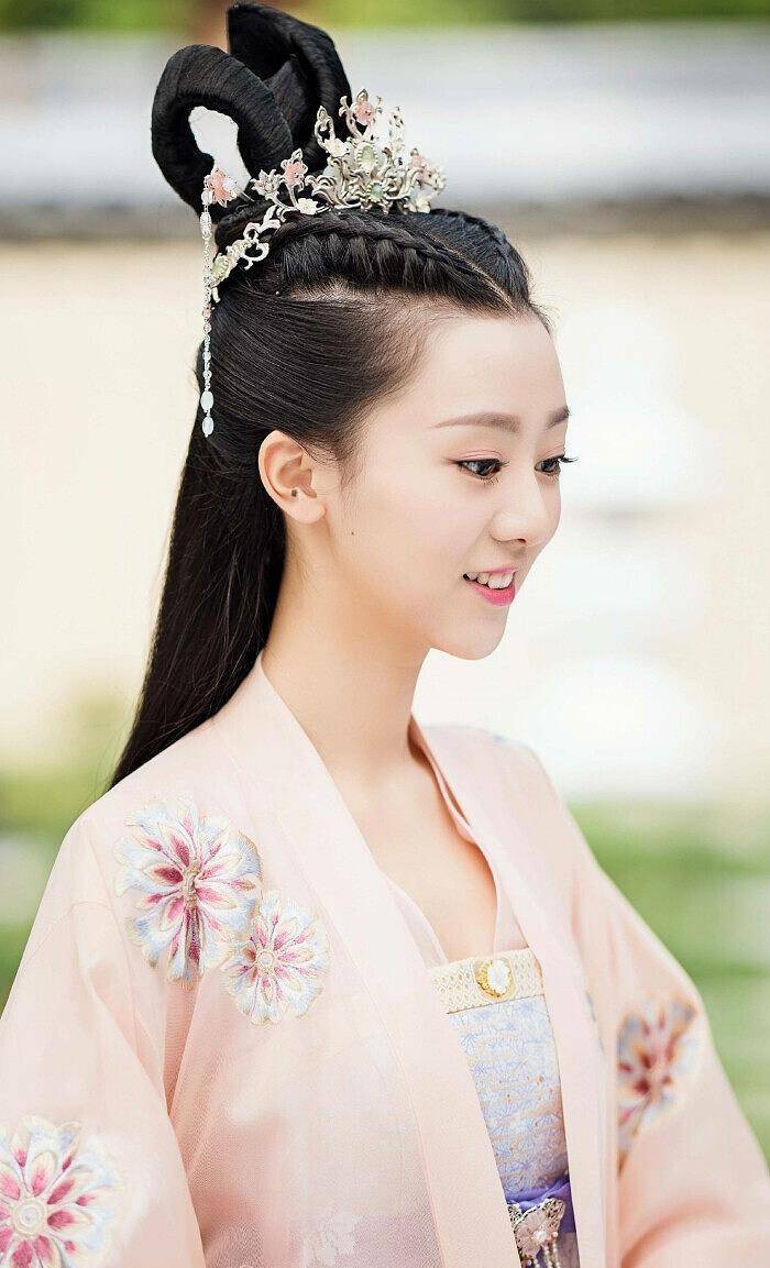 除了《醉玲珑》,《九流霸主》外,徐沐婵还在《颤抖吧阿部第一季》中