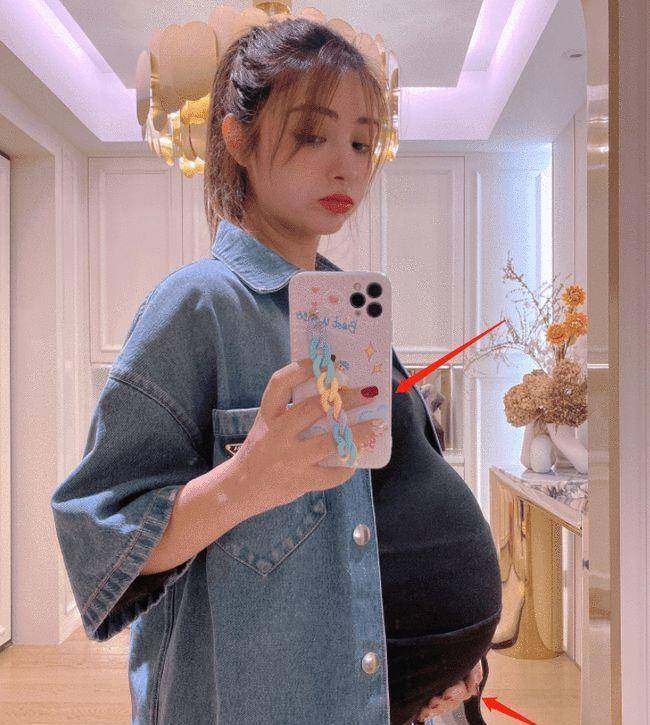 肚子太大用手托住,孕期大胆化妆涂指甲_照片_网友_平台