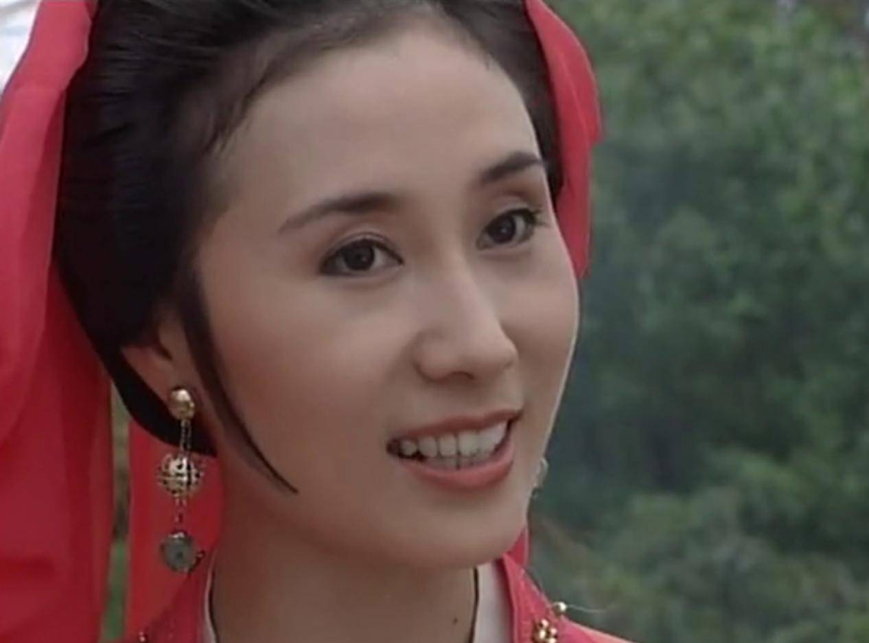 她是李连杰的"白无瑕",加入新加坡籍后回国发展,56岁成超级富婆_丁岚