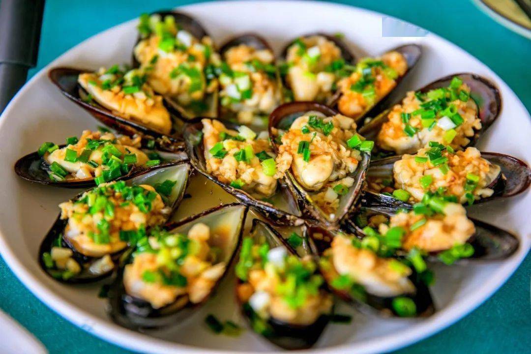 蒜蓉贻贝白灼条纹隔贻贝葱油蛏子左右滑动查看更多—————end