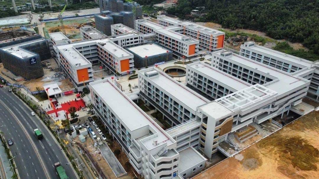 龙岩二中东山校区正式揭牌!_教育_建设_新罗区